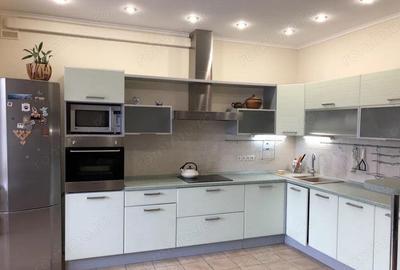 Se inchiriaza apartament cu 3 camere - 3