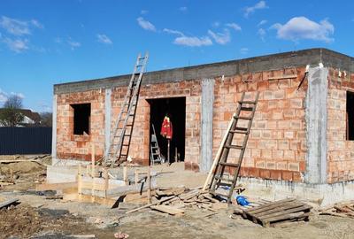 Casă cu 3 camere în Șerbănești - 1