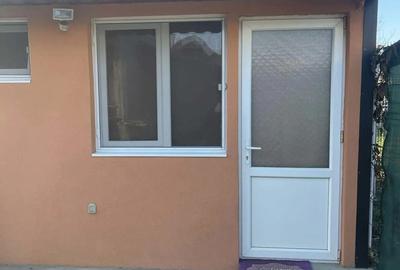 Inchiriez camera cu baie bucatarie - 4