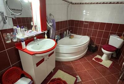Casa cu teren si sala de evenimente de vanzare in Odobesti - 14