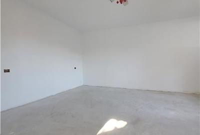 Aici Incepe Povestea Ta - Casa La Alb si Teren de 300 mp - Navoadri - 3