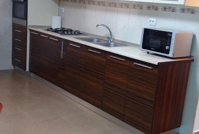 Casă cu 4 camere în Central - 4