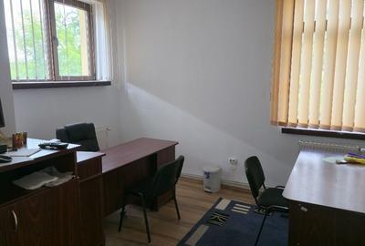 Casă cu 4 camere cu Teren 261 Mp în Central - 1