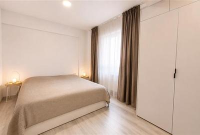 Apartament cu 2 camere semidecomandat în Tractorul - 2