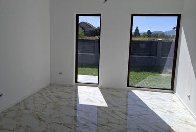 Casă cu 5 camere cu Canalizare în Hărman - 2