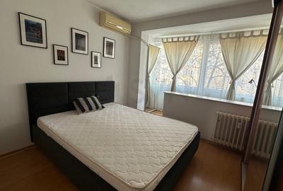 Apartament cu 3 camere semidecomandat în Teiul Doamnei