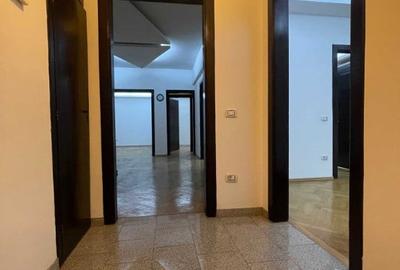 Apartament cu 4 camere decomandat în Armeneasca - 3