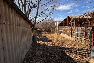 Casă cu 4 camere cu Teren 446 Mp în Central - 2