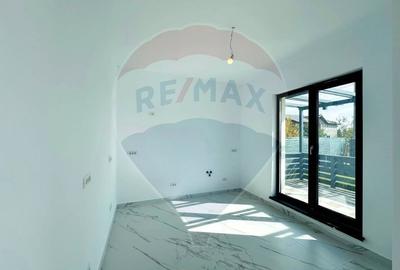 Casa noua, individuala, stil american - Crevedia - 12