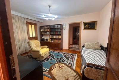 Apartament cu 2 camere semidecomandat, mobilat în Brazda lui Novac