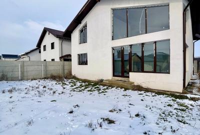 Casă individuală cu 5 camere cu Teren 380 Mp în Berceni - 2