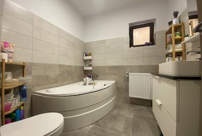 Casă individuală cu 5 camere cu Canalizare în Cisnădie - 12