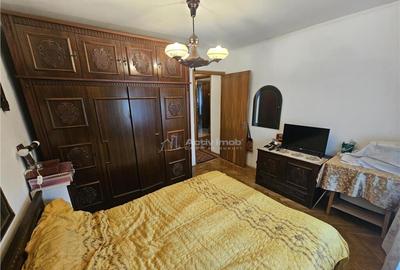 Resita, 4 Cam. Dec., Micro 4 Resita, 4 Cam. Dec., Micro 4 - 17