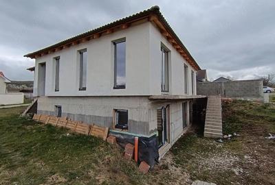 Casă cu Teren 400 Mp în Hidiș - 9