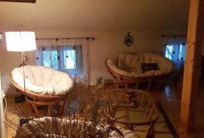Casă cu 4 camere în Central - 3