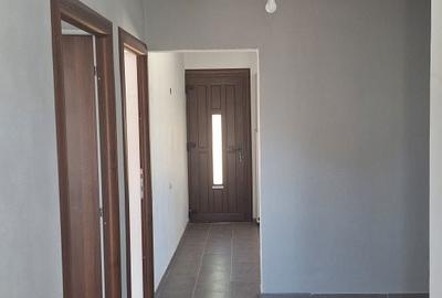 Casă cu 3 camere cu Teren 300 Mp în Șișești - 3