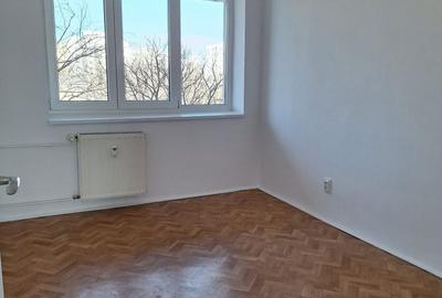 Apartament cu 3 camere semidecomandat în Drumul Taberei - 4