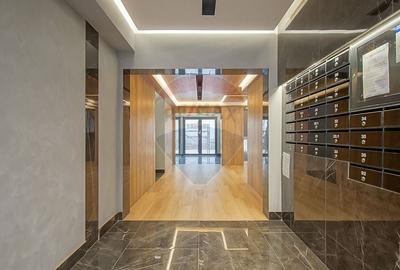 Apartament cu 2 camere semidecomandat, mobilat în Tractorul - 15