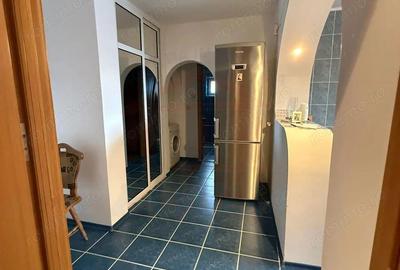 Apartament cu 2 camere decomandat în Micro 20 - 5