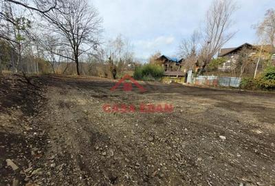 Teren intravilan in Cornu Ph 3171 mp central utiltati 32e - 13