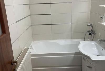 Apartament cu 3 camere semidecomandat în Central - 3
