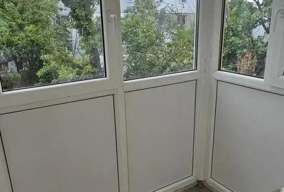 Apartament cu 3 camere semidecomandat în Vest