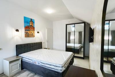 Apartament cu 3 camere decomandat, mobilat în Central