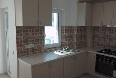 Apartament cu 3 camere decomandat în Florești