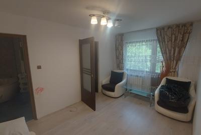 Apartament cu 2 camere semidecomandat, mobilat în Micro 40 - 2