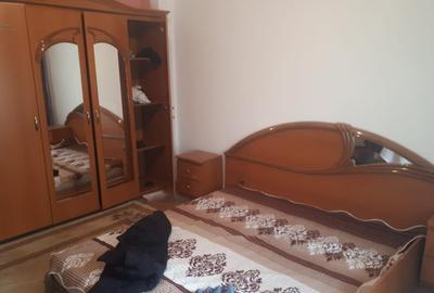 Apartament cu 4 camere decomandat în Baicului