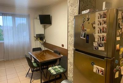 Apartament cu 3 camere decomandat în Piața Centrală - 1