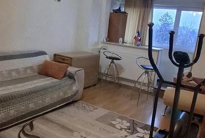 Apartament cu 2 camere decomandat în Micro 20 - 1