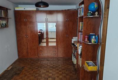 Apartament cu 2 camere semidecomandat în Decebal