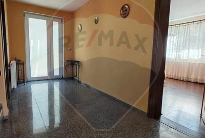 Casa / Vila cu 5 camere de vanzare - 16