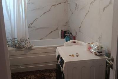 Apartament cu 2 camere decomandat în Fundeni