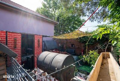 Casă cu 3 camere cu Teren 1450 Mp în Central