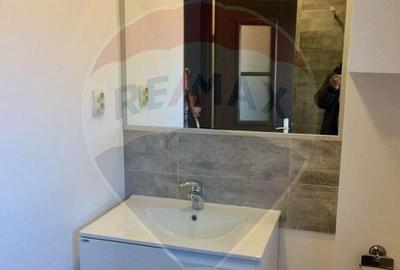 Apartament in zona Centrala, et.1, curte privata. - 2