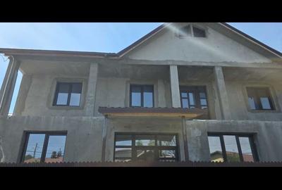 Casă cu 4 camere în Mizil - 11