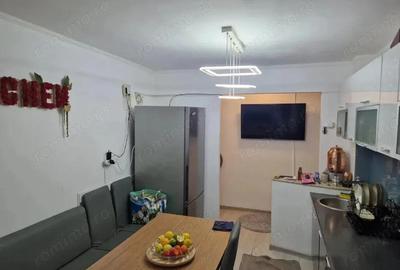 Apartament cu 2 camere semidecomandat în CET - 4