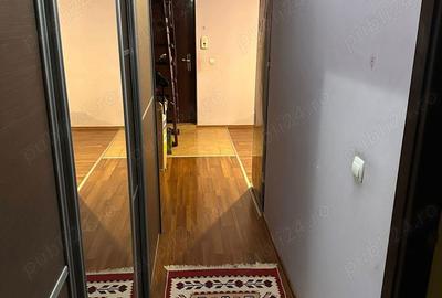 Apartament cu doua camere plus living generos , zona Bradet - 1