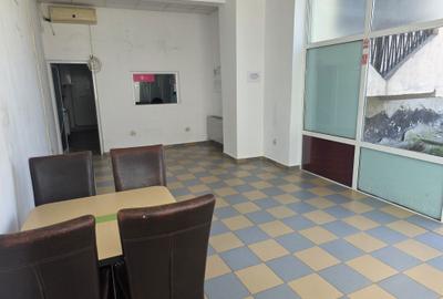 Spațiu comercial, de 42 mp, în Central - 1