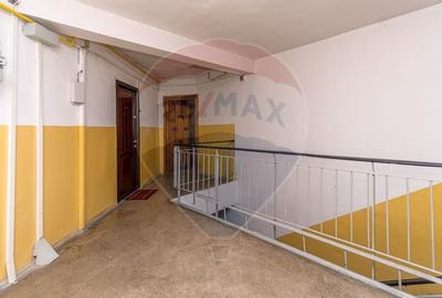 Apartament 2 camere/ 2 balcoane/de renovat-  zona Tractorul! - 6