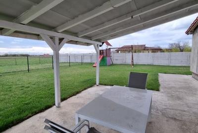 Casa de vanzare spre Vetis, drum principal - 4