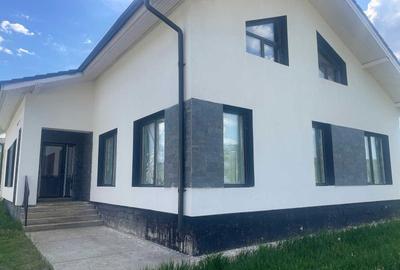 Casă cu 4 camere în Șura Mare - 1