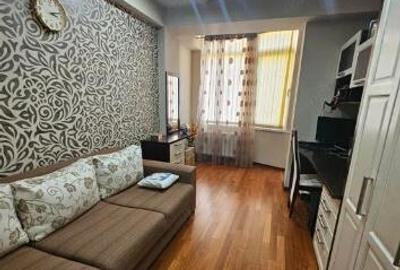 3 camere in zona Girocului