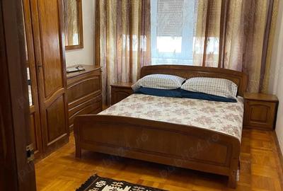 Apartament cu 3 camere decomandat în Central - 1