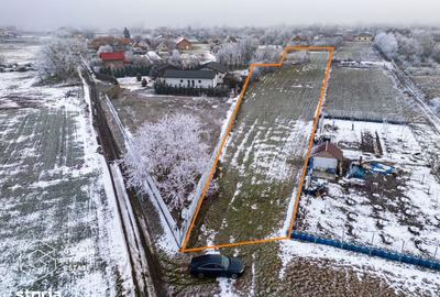 Teren de 2600 mp, în Șofronea - 2