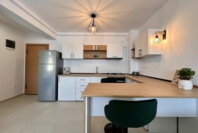 Apartament cu 2 camere semidecomandat, mobilat în Tractorul - 5