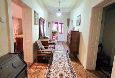 Casă cu 5 camere cu Teren 816 Mp în Central - 2