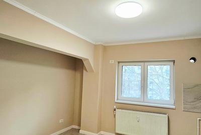 Apartament cu 3 camere decomandat în Apărătorii Patriei - 13